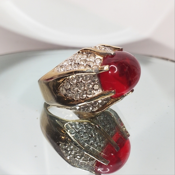 Incredible Oversized Vintage KENNETH LANE Ruby Jeweled Ring - Picture 4 of 7